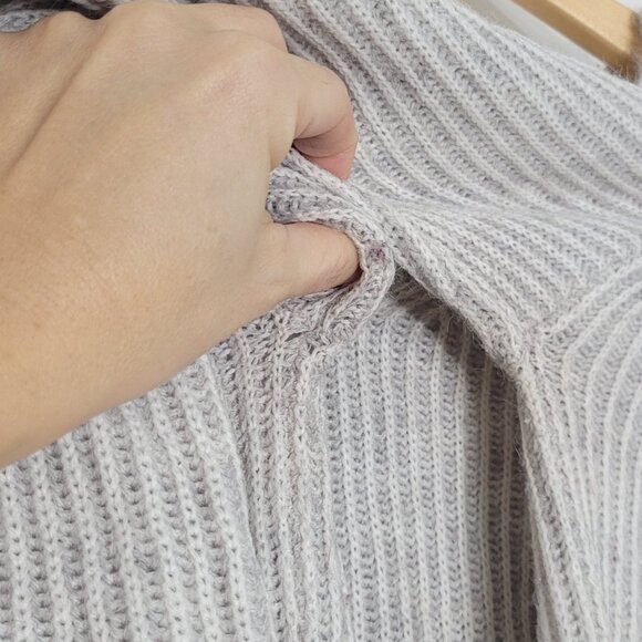 Only Ivory & Gray Long Sleeve Ribbed Knitted V-Neck Pullover Sweater Size Small - Picture 5 of 10